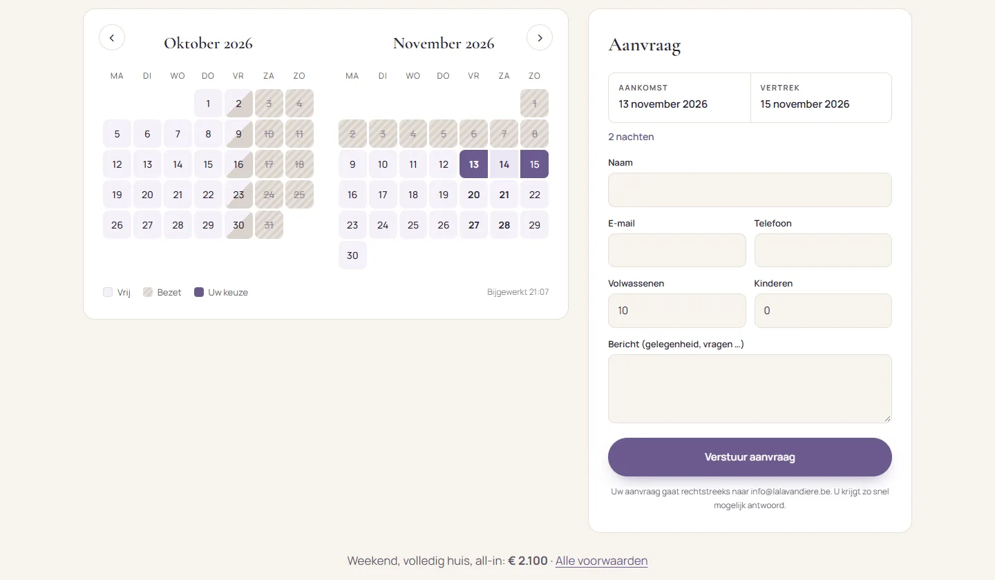 Beschikbaarheidskalender van La Lavandière met oktober en november 2026, een gekozen weekend van 13 tot 15 november en het aanvraagformulier ernaast