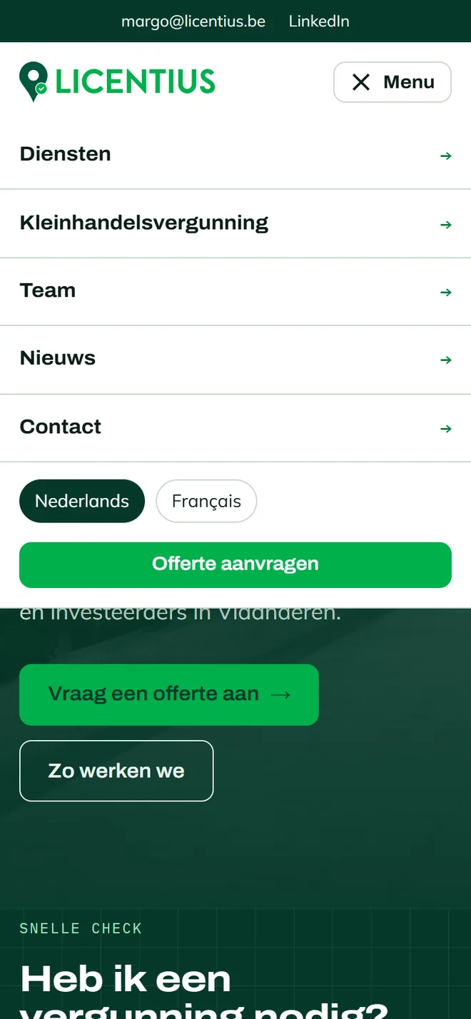 Het mobiele menu van licentius.be met de taalkeuze Nederlands en Français